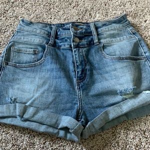 Vici distressed shorts